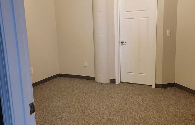 3 beds, 2 baths, 1,144 sqft, $999, Unit 632