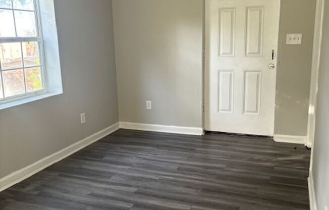 3 beds, 1 bath, $1,250