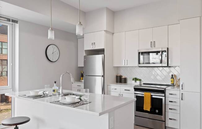 Gourmet Kitchen at 23rd Place Apartment, Illinois