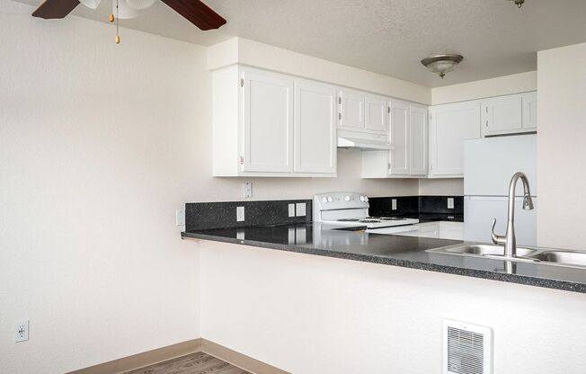 2 beds, 1 bath, 875 sqft, $1,375, Unit 127-74