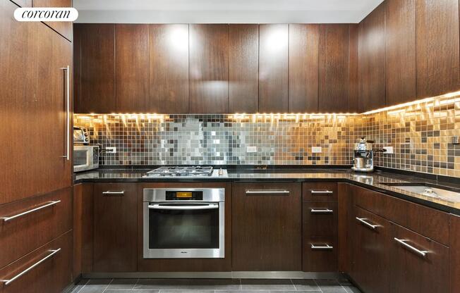 1 bed, 1 bath, 729 sqft, $4,600, Unit 14G