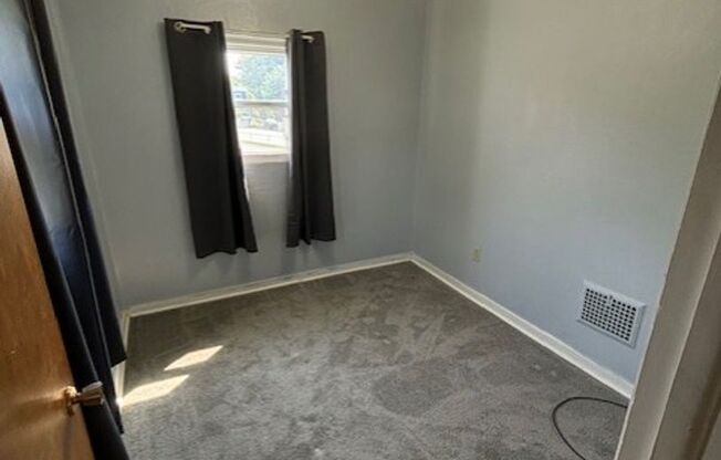 2 beds, 1 bath, $995