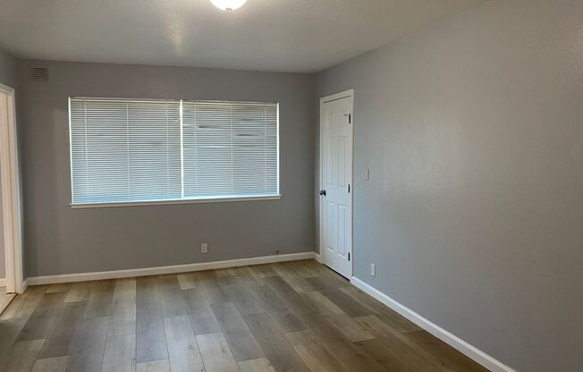 2 beds, 1 bath, $2,200, Unit T4