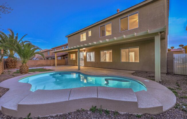 Gorgeous 6Bed/5Bath/4Car, 2-Story Home located in the Mountains Edge