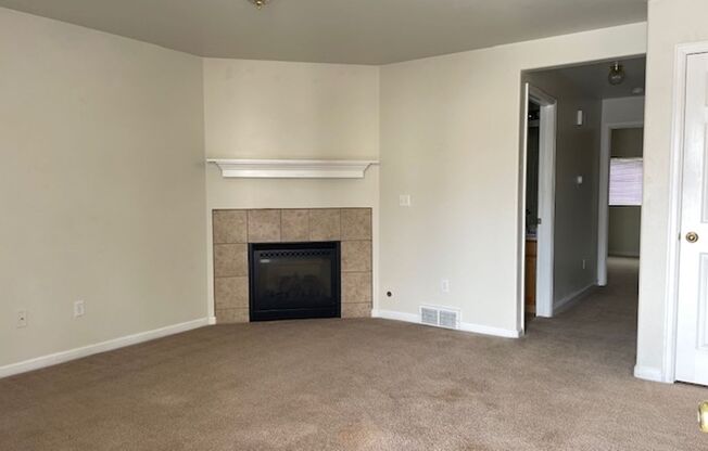 3 beds, 2 baths, 930 sqft, $1,200, Unit Apt D