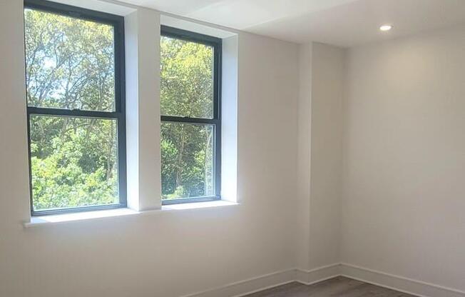 1 bed, 1 bath, $5,500, Unit 4F