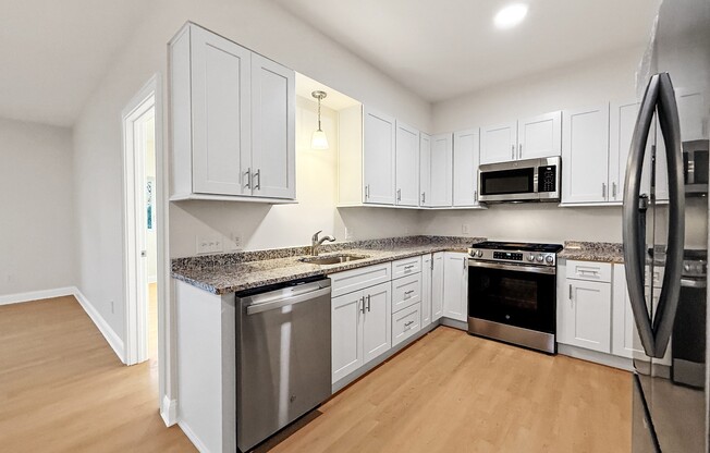 2 beds, 1 bath, 965 sqft, $2,900, Unit 300