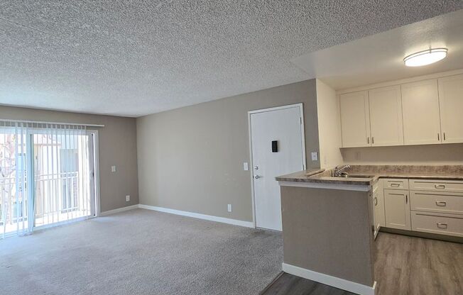 1 bed, 1 bath, 640 sqft, $1,995, Unit 648 - 71
