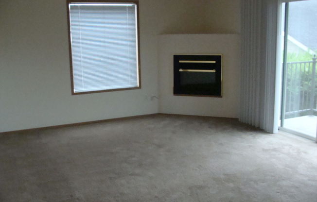 Riverplace Apt