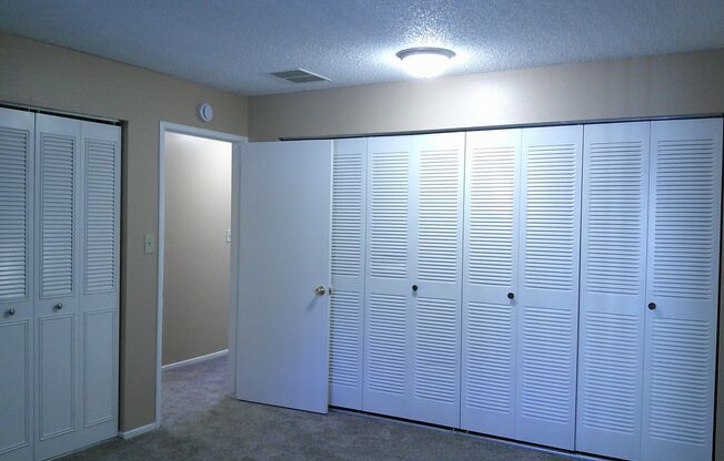 3 beds, 2 baths, 1,225 sqft, $3,300, Unit 48-21G