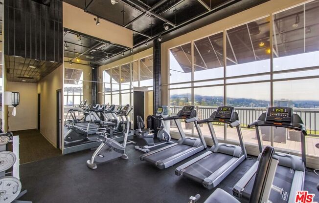 2 beds, 2 baths, 1,377 sqft, $4,900, Unit 702