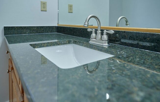 2 beds, 2 baths, 1,550 sqft, $2,290, Unit 6561