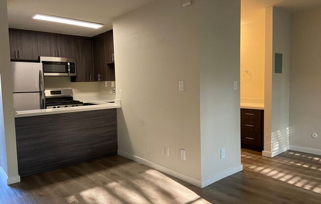 Studio, 1 bath, 360 sqft, $1,425, Unit 65