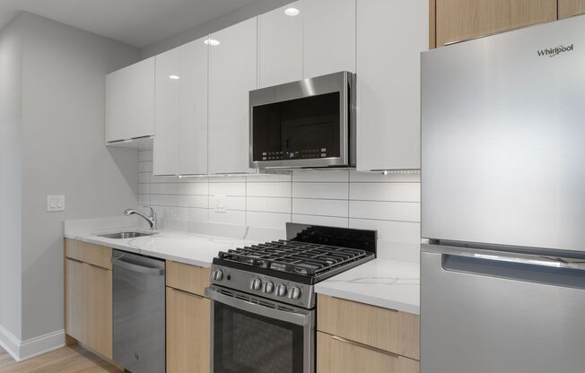 1 bed, 1 bath, 377 sqft, $1,695, Unit 1631-2i