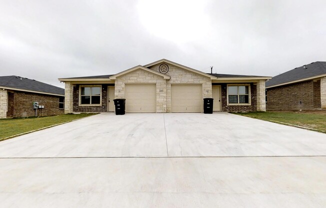 ALL TILE LUXURY DUPLEX IN KILLEEN CLOSE TO FORT CAVAZOS ONLY $1395!!!!