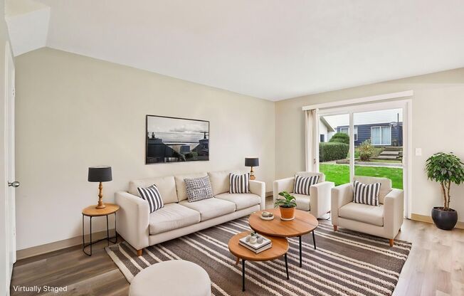 3 beds, 1.5 baths, 963 sqft, $1,899, Unit D-02
