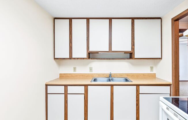 2 beds, 1 bath, 900 sqft, $1,019, Unit 143