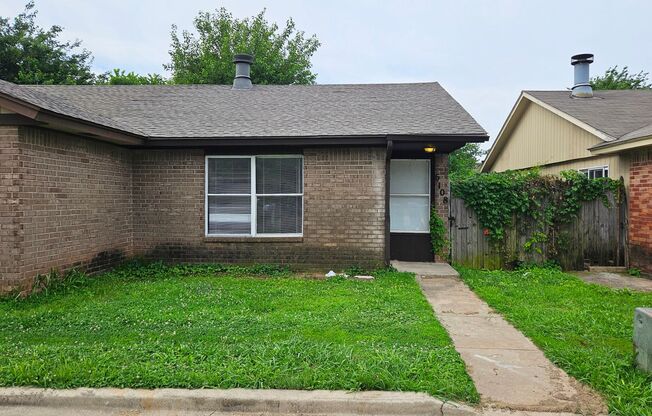 Three Bedroom Close to Tinker
