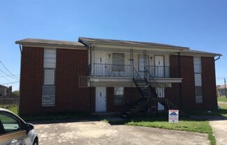 2 beds, 1 bath, $795