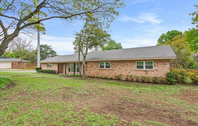 Completely Updated Home in Woodway, Texas; Midway ISD *Leasing special available*