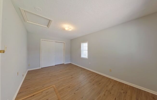 1557 N Broadview