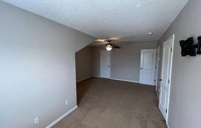 3 beds, 2.5 baths, $2,200, Unit Unit D