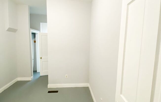 Cozy 2 Bed/1 Bath Home in Dutchtown!