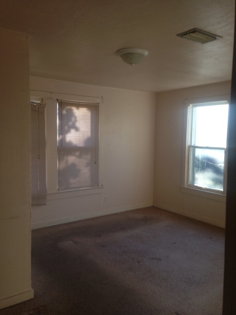 3 beds, 1 bath, $765