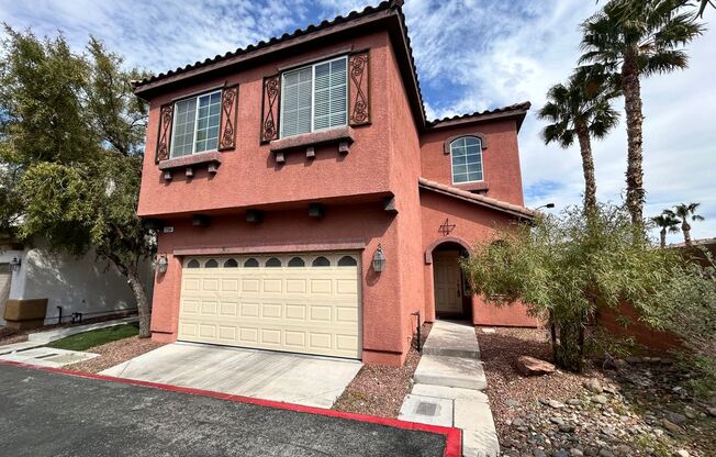 *BEAUTIFUL 2 STORY HOME IN GATED COMMUNITY* 3 BED 2.5 BATH*