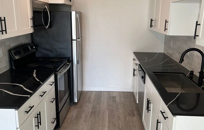 2 beds, 2 baths, 900 sqft, $3,395, Unit 40