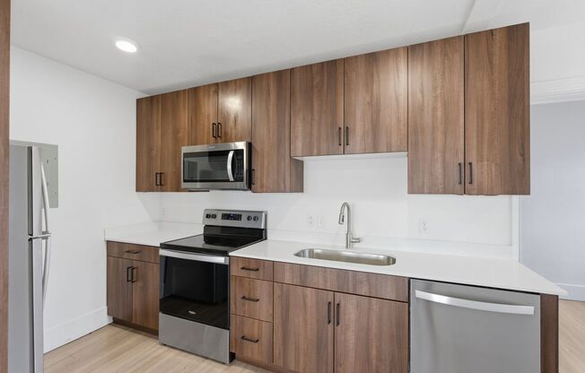 2 beds, 1 bath, $1,575, Unit 20