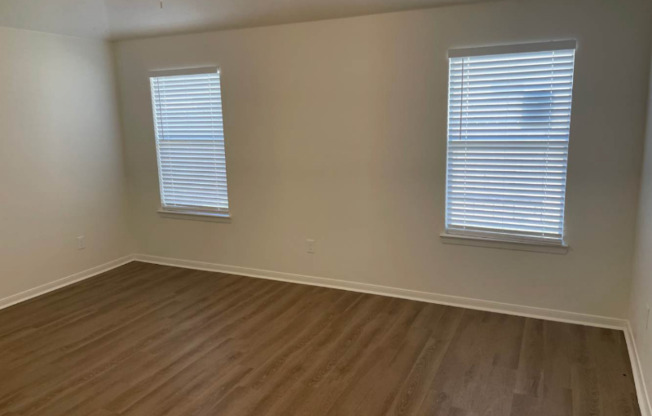 1503 IMPERIAL MNR LN