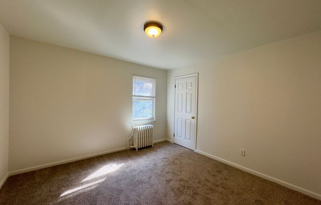 Charming 2 Bedroom/1 Bathroom Home in Edmondson Village, MD!