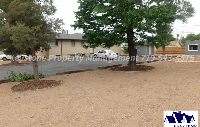 Charming Southside Victorian Tri-plex - Apartment with 2 Bedrooms/1 Bath  $1000/$1000