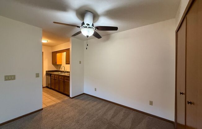 2 beds, 1 bath, 980 sqft, $1,675, Unit 7766RD