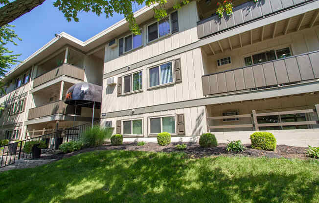 This is a photo of a building exterior showing the leasing Office at Red Bank Reserve Apartments in Cincinnati, OH.