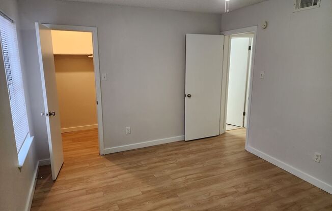 1 bed, 1 bath, 700 sqft, $995, Unit LAW11-106