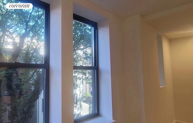 2 beds, 1 bath, $7,400, Unit 5I