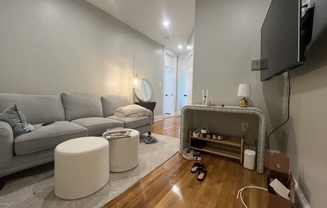 2 beds, 1 bath, $3,795, Unit 25