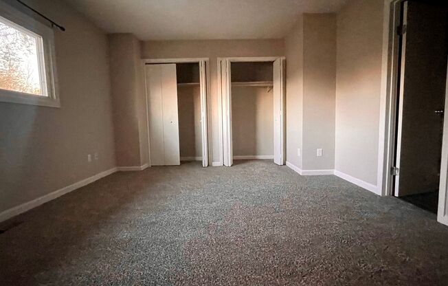 3 beds, 2.5 baths, 1,390 sqft, $1,825, Unit 221RSD