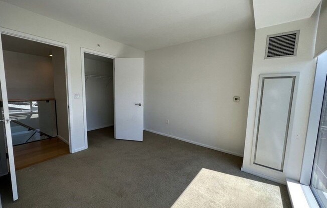 2 beds, 1.5 baths, 1,156 sqft, $5,200, Unit 910
