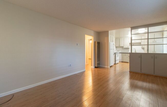 2 beds, 1 bath, 750 sqft, $1,725, Unit 4560