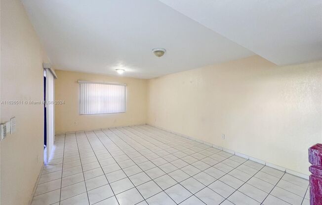 2455 W 67th Place 14-10, Hialeah, FL 33016