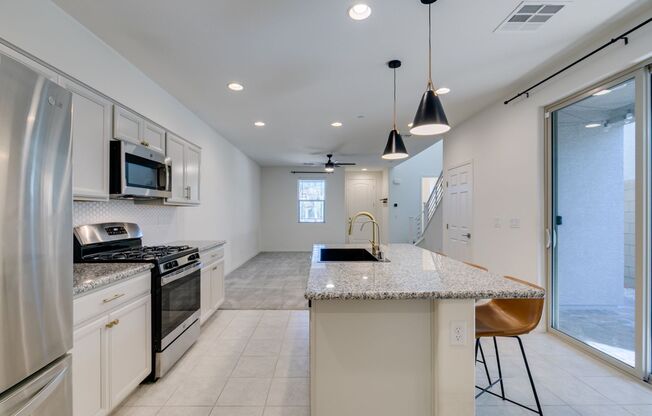 3 beds, 2.5 baths, $1,895
