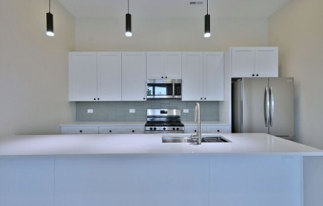 7512-7522 Madison Street