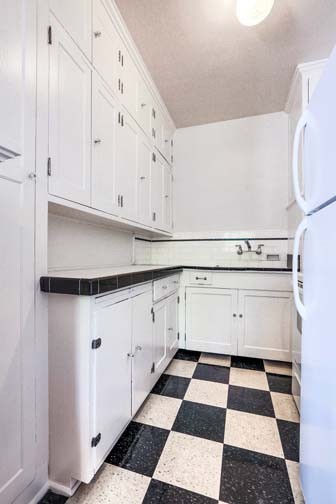 Studio, 1 bath, 425 sqft, $1,225