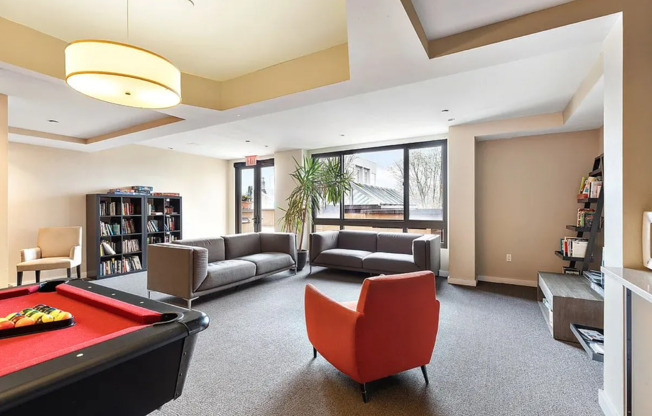 1 bed, 1 bath, 636 sqft, $3,000, Unit 6O