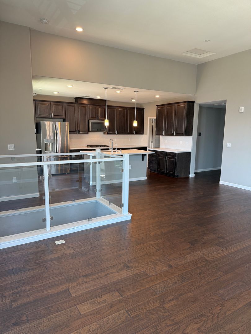 PENTHOUSE CONDO IN COMMUNICATION HILL | 2BEDS, 2BATHS | MUST SEE!!!
