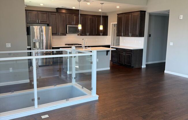 PENTHOUSE CONDO IN COMMUNICATION HILL | 2BEDS, 2BATHS | MUST SEE!!!
