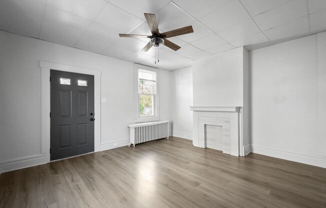 Beautiful 3 bedroom in McKees Rocks available November 1!